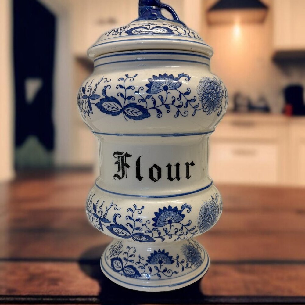 Blue Onion Flour Cannister,Vintage in Good Used Condtion